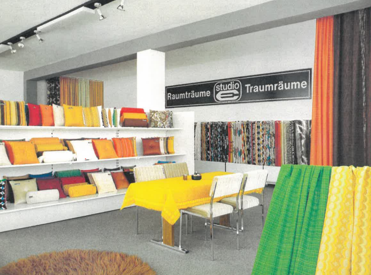 Zweiter Bauabschnitt, Teil des Neubaus in Bad Wurzach, Verkaufsraum. Textilproduktion.