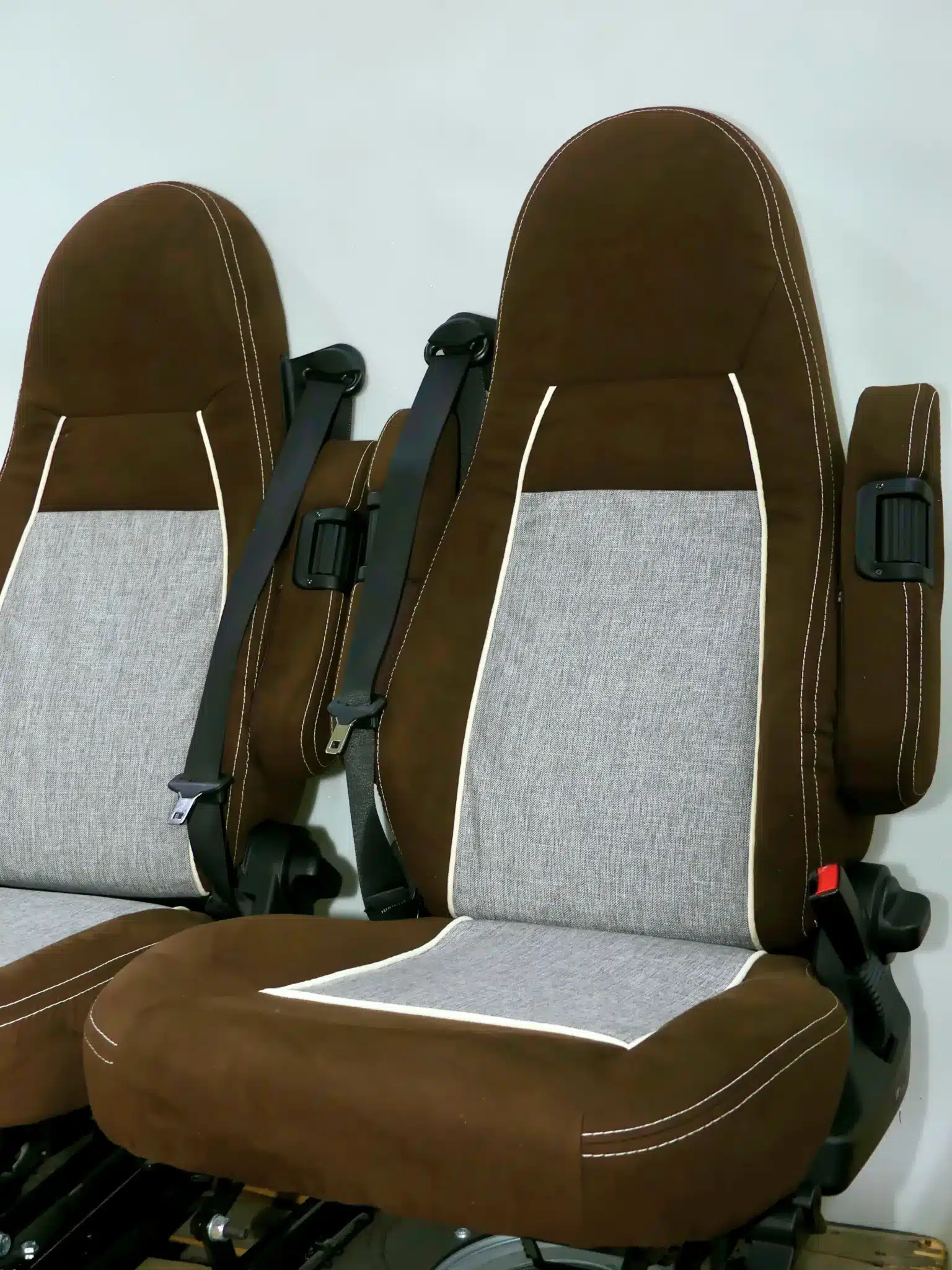 Fahrer-Beifahrersitze_5-1