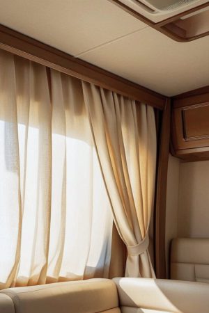 Elegante Vorhänge in Beige - lichtdurchlässig und wohnlich für stilvolle Innenräume